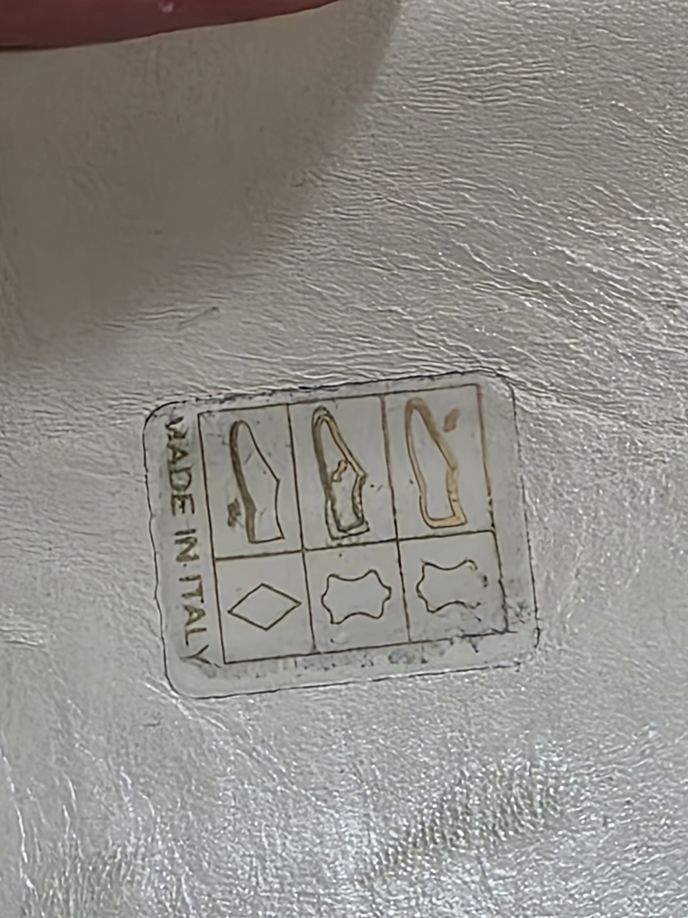 Gucci Black Leather Men's Sneaker with Rainbow Logo Accent With C.O.A. - Picture 4 of 15